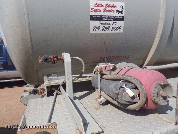 image for item JZ9847 1980 Trailmaster  tank trailer