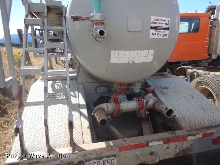 image for item JZ9847 1980 Trailmaster  tank trailer