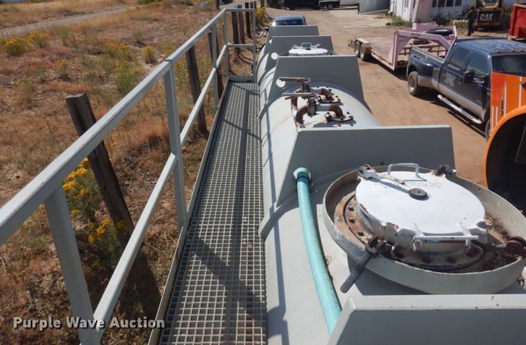 image for item JZ9847 1980 Trailmaster  tank trailer