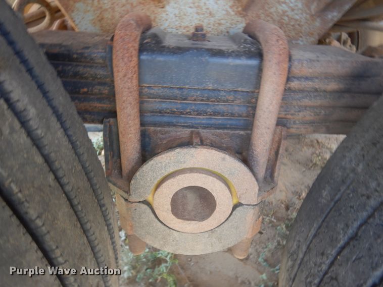 image for item JZ9847 1980 Trailmaster  tank trailer