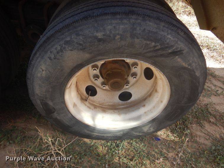 image for item JZ9847 1980 Trailmaster  tank trailer