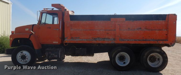 image for item JZ9900 1979 Ford  dump truck