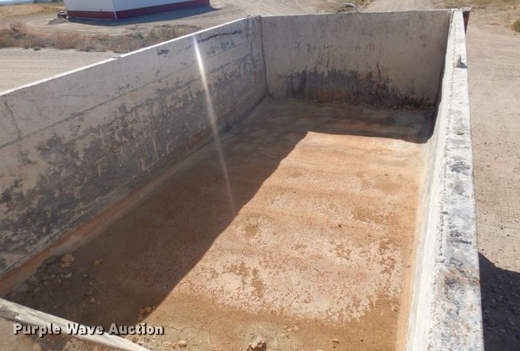 image for item JZ9900 1979 Ford  dump truck