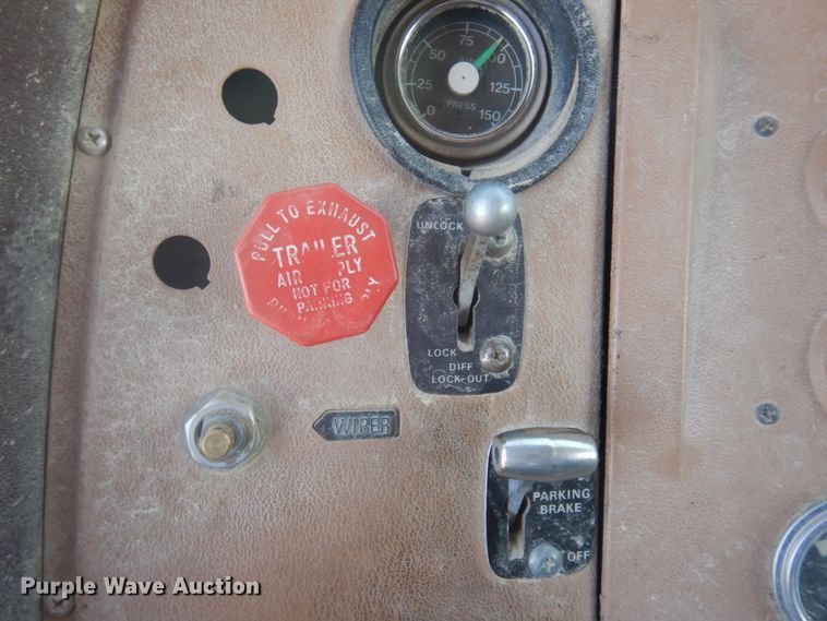 image for item JZ9900 1979 Ford  dump truck