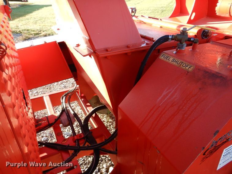 image for item KA9370 2007 Mobark Tornado 15  wood chipper