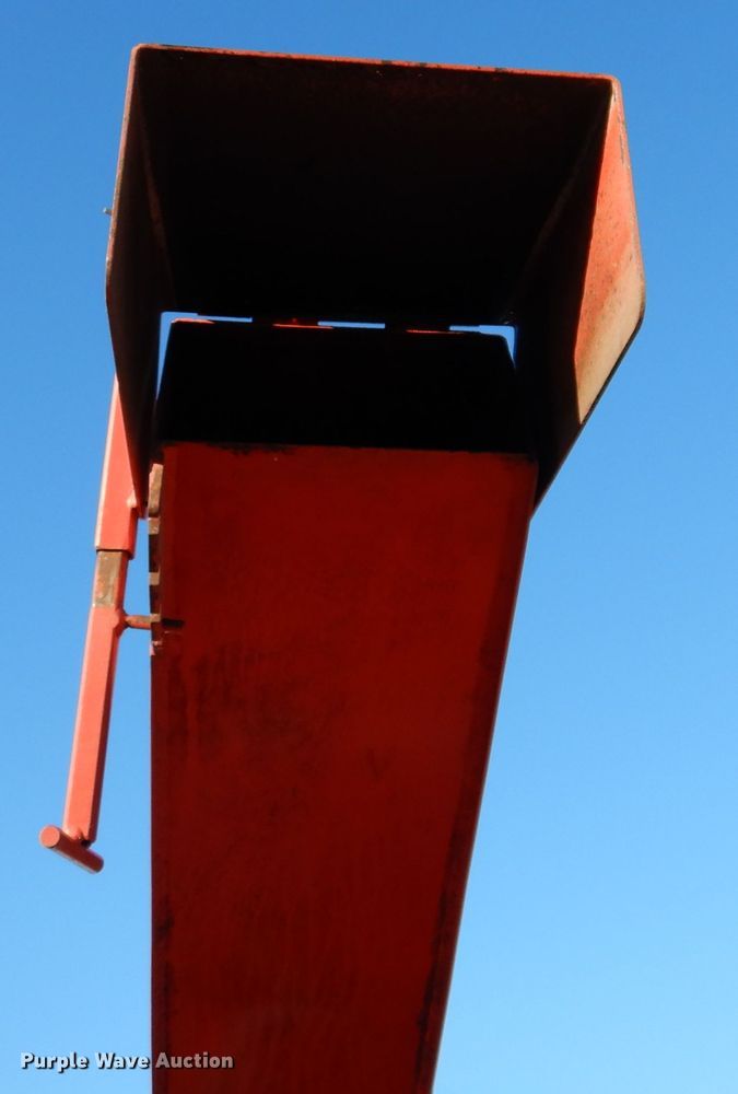 image for item KA9370 2007 Mobark Tornado 15  wood chipper