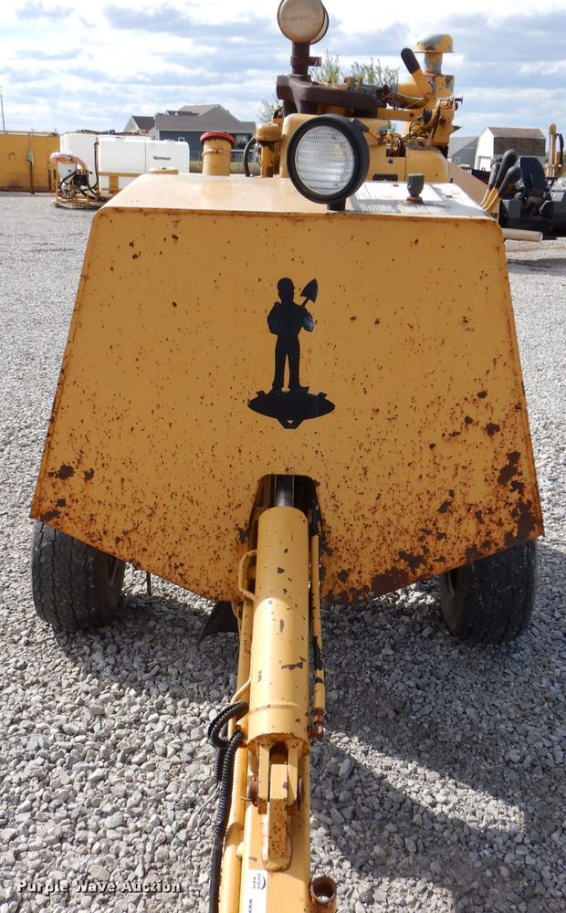 image for item KA9376 1993 Vermeer 630B  stump grinder