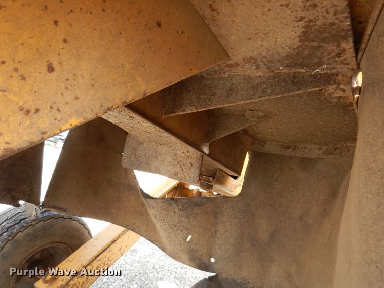 image for item KA9376 1993 Vermeer 630B  stump grinder