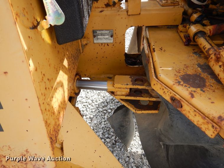 image for item KA9376 1993 Vermeer 630B  stump grinder