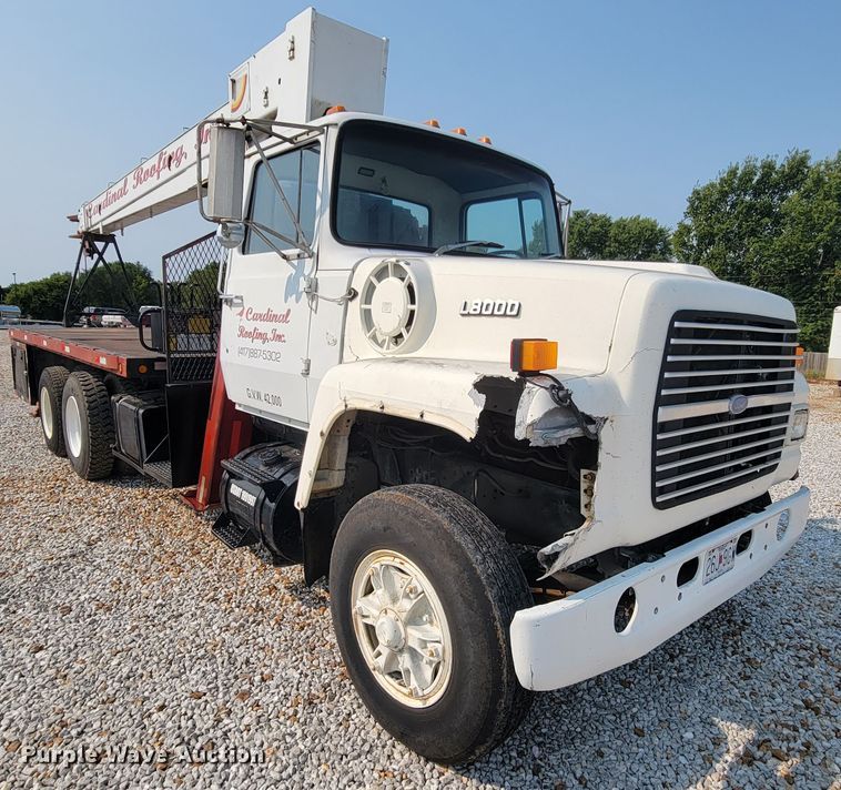 image for item KD9547 1985 Ford L8000  crane truck