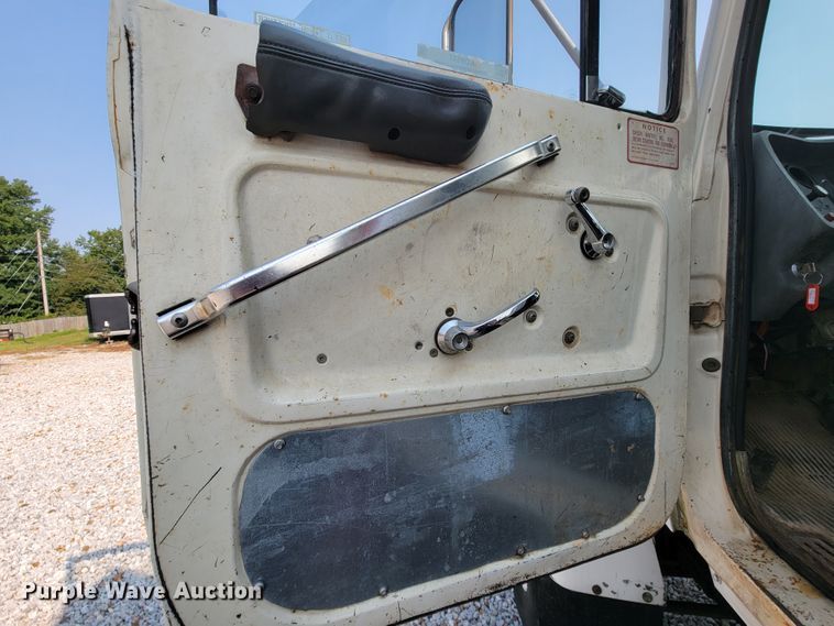 image for item KD9547 1985 Ford L8000  crane truck