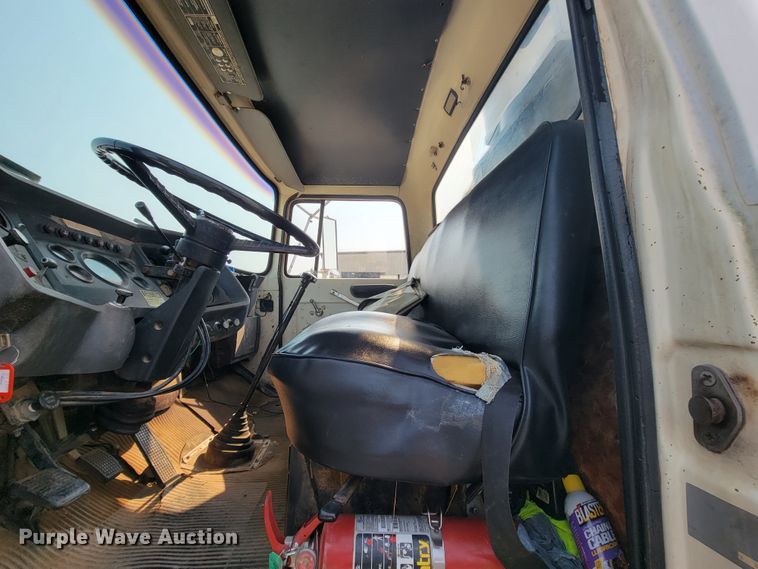 image for item KD9547 1985 Ford L8000  crane truck