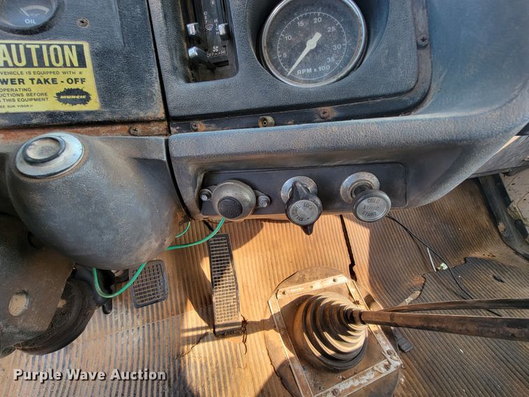 image for item KD9547 1985 Ford L8000  crane truck