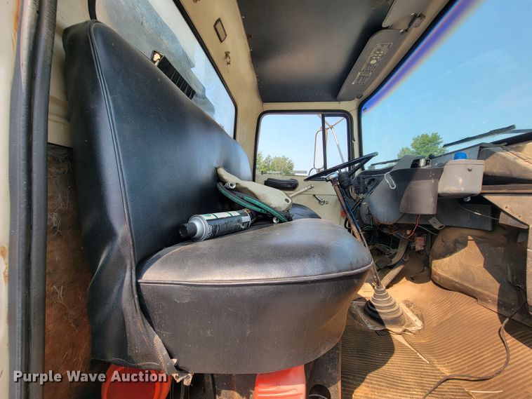 image for item KD9547 1985 Ford L8000  crane truck