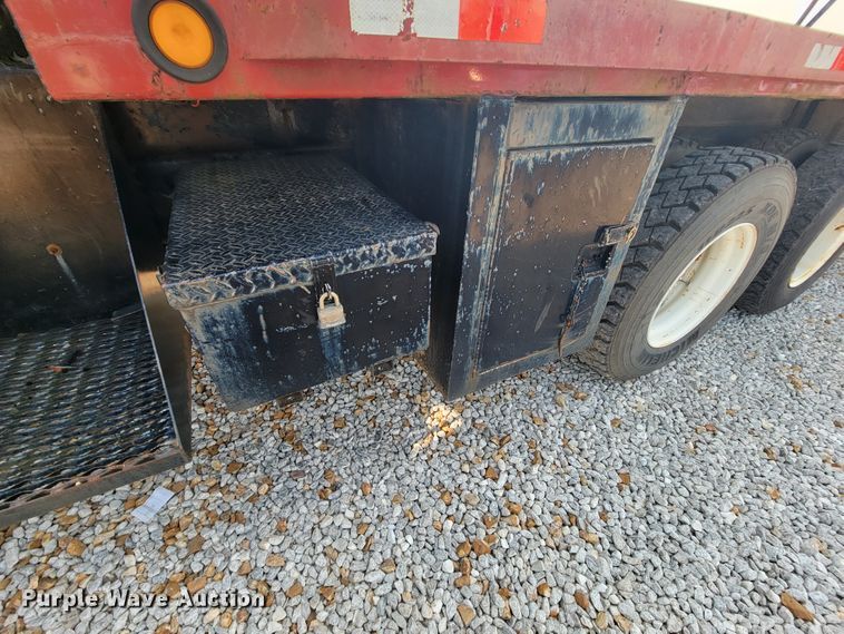 image for item KD9547 1985 Ford L8000  crane truck