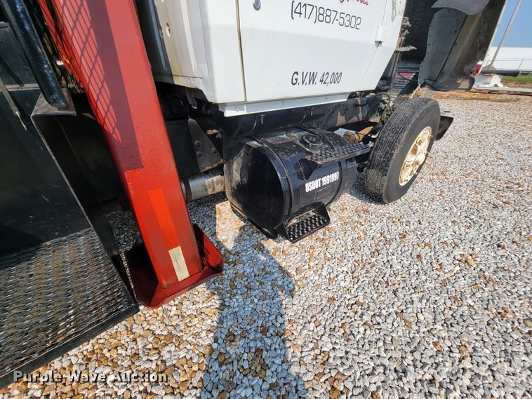 image for item KD9547 1985 Ford L8000  crane truck