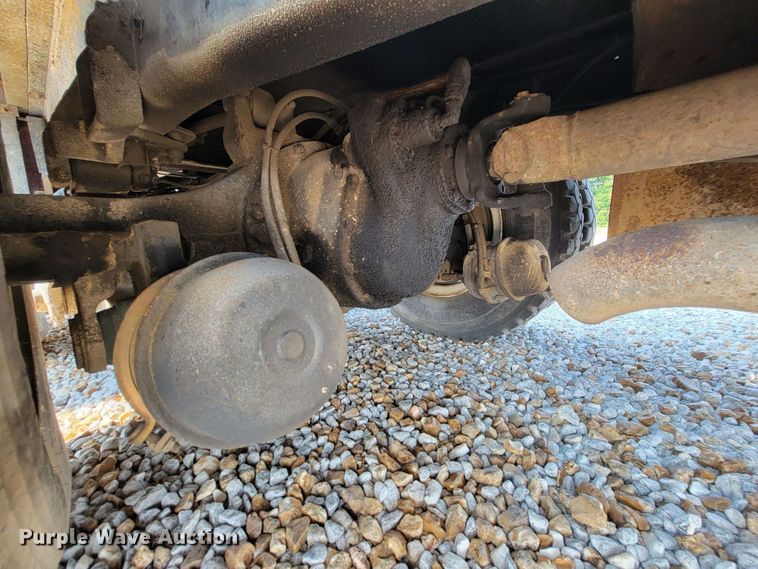 image for item KD9547 1985 Ford L8000  crane truck