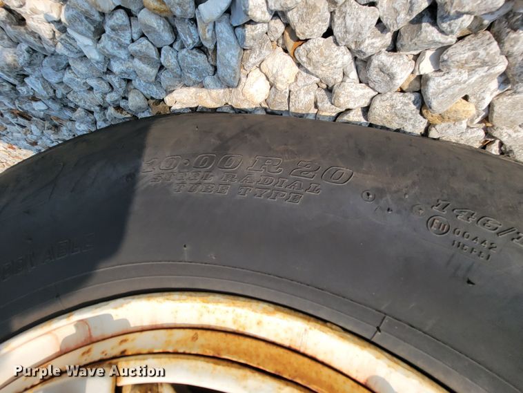 image for item KD9547 1985 Ford L8000  crane truck