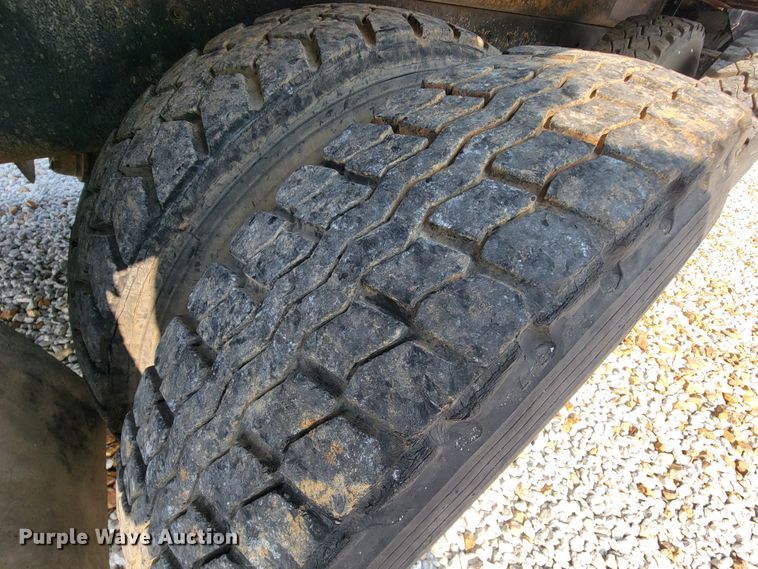 image for item KD9547 1985 Ford L8000  crane truck