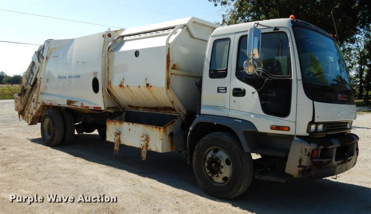 image for item KI9525 2007 GMC T7500  refuse truck