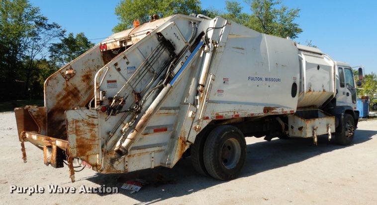 image for item KI9525 2007 GMC T7500  refuse truck