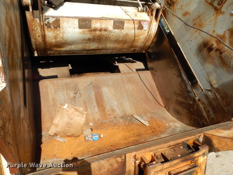 image for item KI9525 2007 GMC T7500  refuse truck