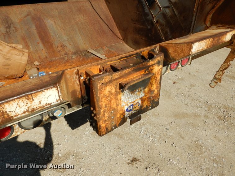 image for item KI9525 2007 GMC T7500  refuse truck