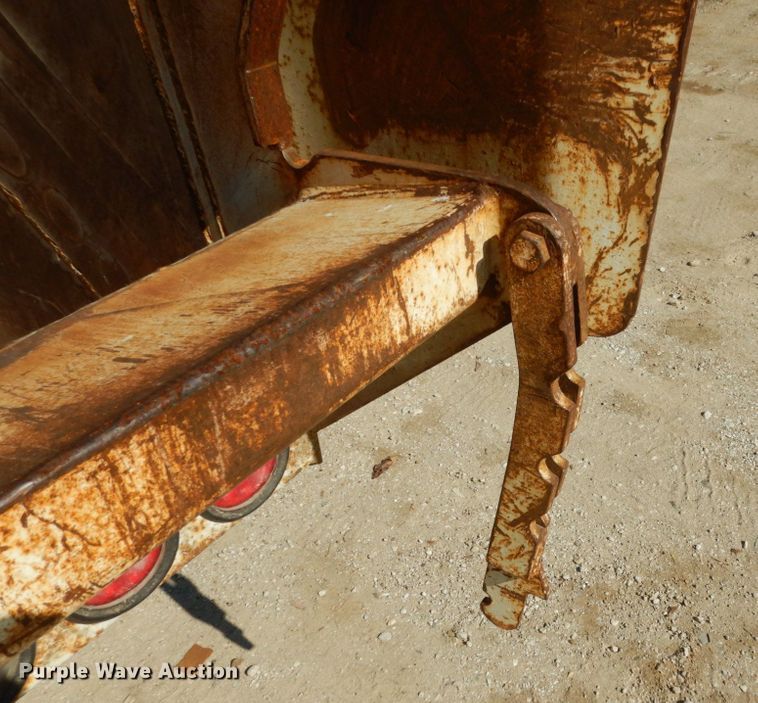 image for item KI9525 2007 GMC T7500  refuse truck