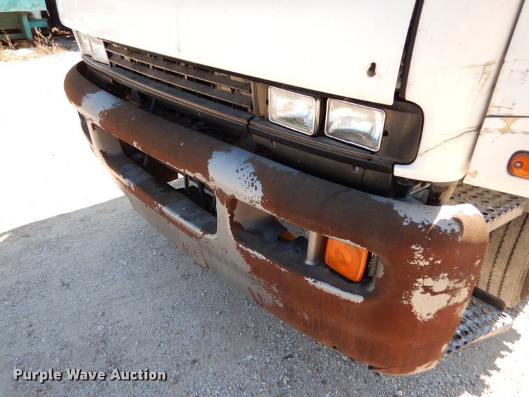 image for item KI9525 2007 GMC T7500  refuse truck