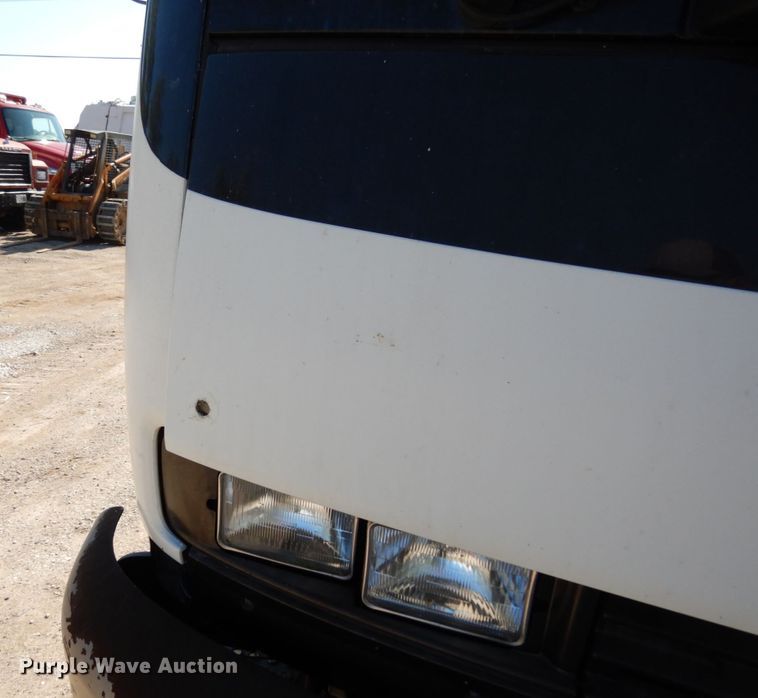 image for item KI9525 2007 GMC T7500  refuse truck