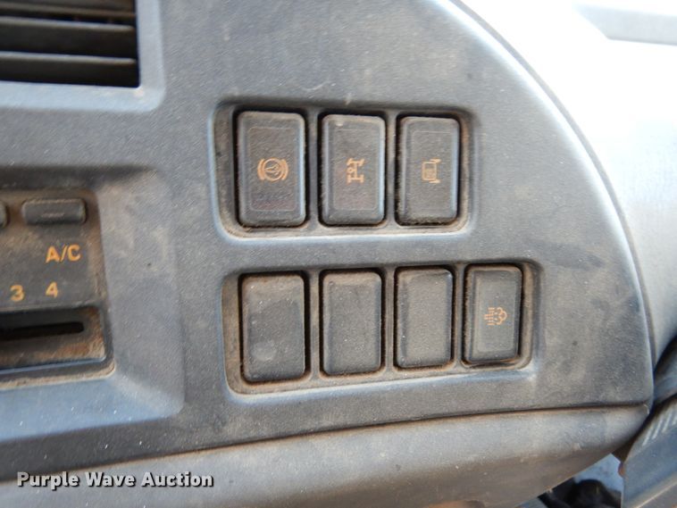 image for item KI9525 2007 GMC T7500  refuse truck