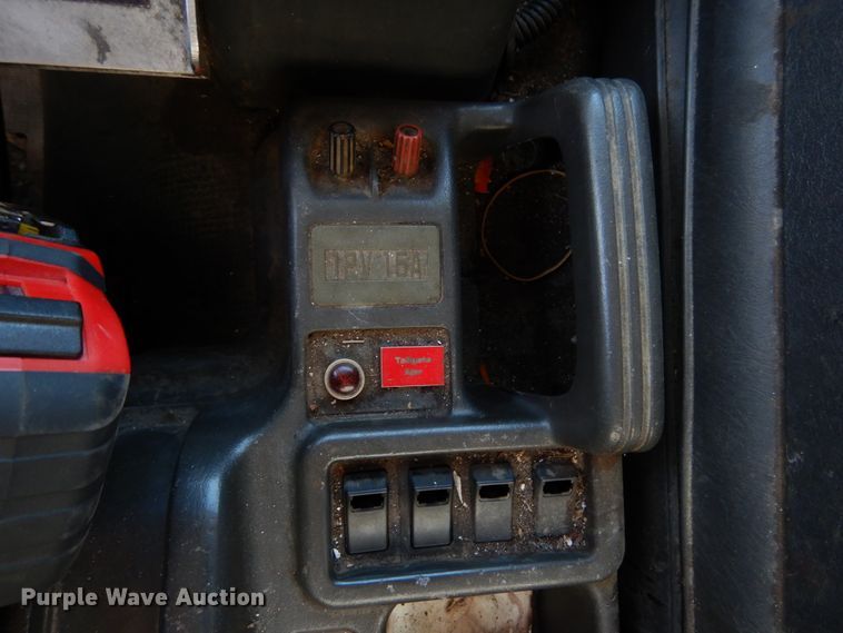 image for item KI9525 2007 GMC T7500  refuse truck