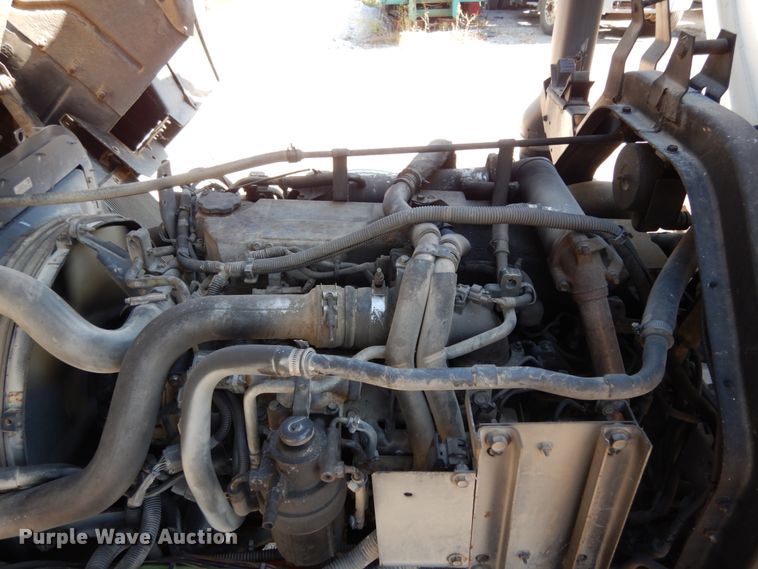 image for item KI9525 2007 GMC T7500  refuse truck