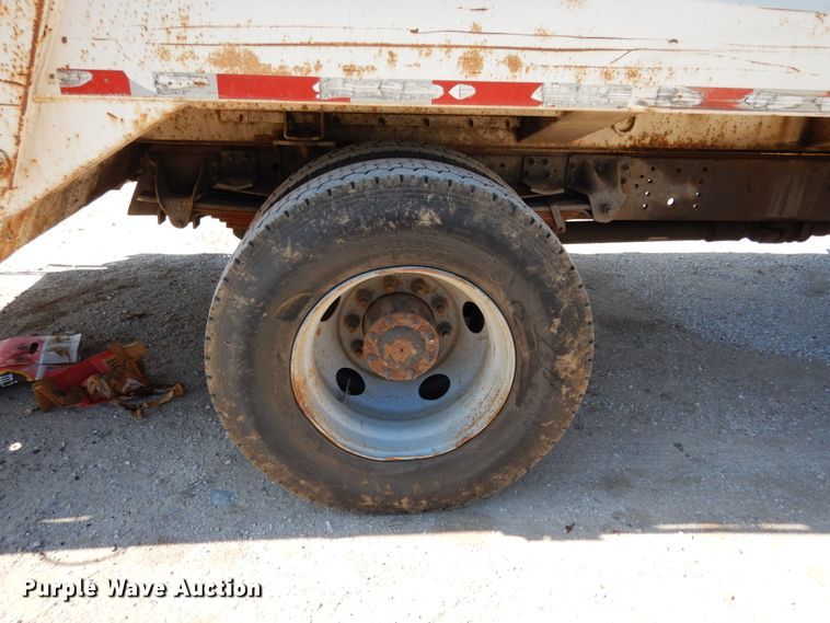 image for item KI9525 2007 GMC T7500  refuse truck