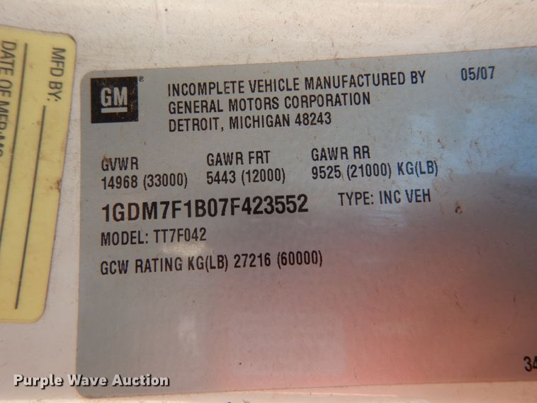 image for item KI9525 2007 GMC T7500  refuse truck