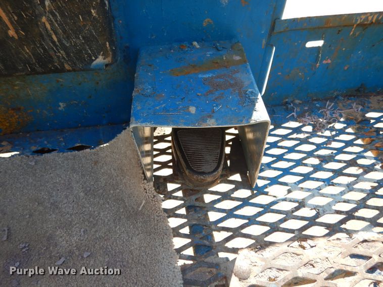 image for item KI9534 2007 Genie S-40  boom lift