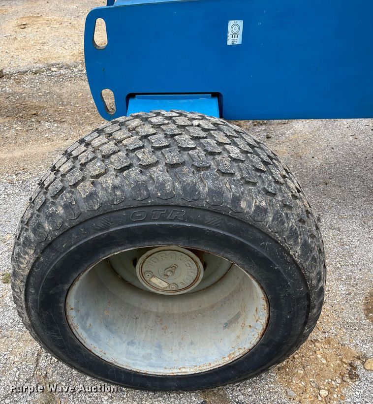 image for item KI9534 2007 Genie S-40  boom lift