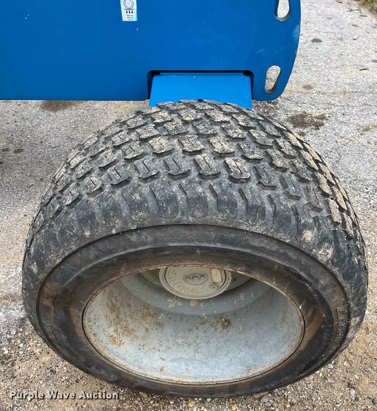 image for item KI9534 2007 Genie S-40  boom lift