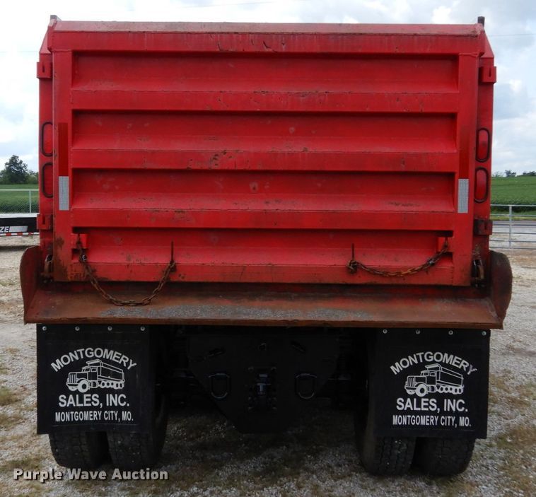 image for item KI9591 2002 Volvo VHD  dump truck