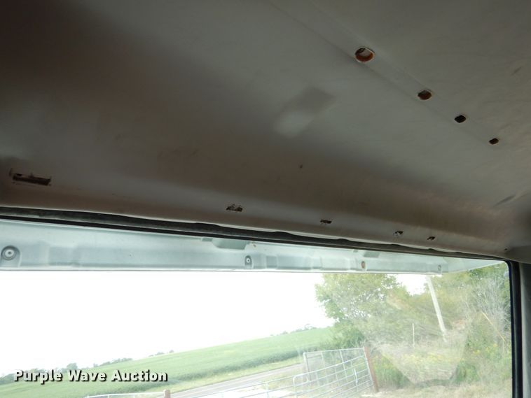 image for item KI9591 2002 Volvo VHD  dump truck