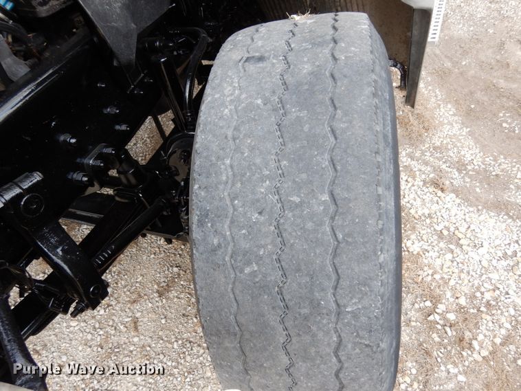 image for item KI9591 2002 Volvo VHD  dump truck