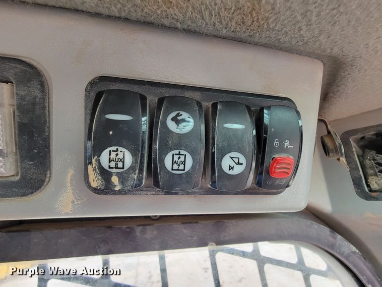 image for item KQ9252 2017 Caterpillar 299D2  tracked skid steer loader