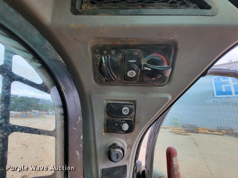 image for item KQ9252 2017 Caterpillar 299D2  tracked skid steer loader