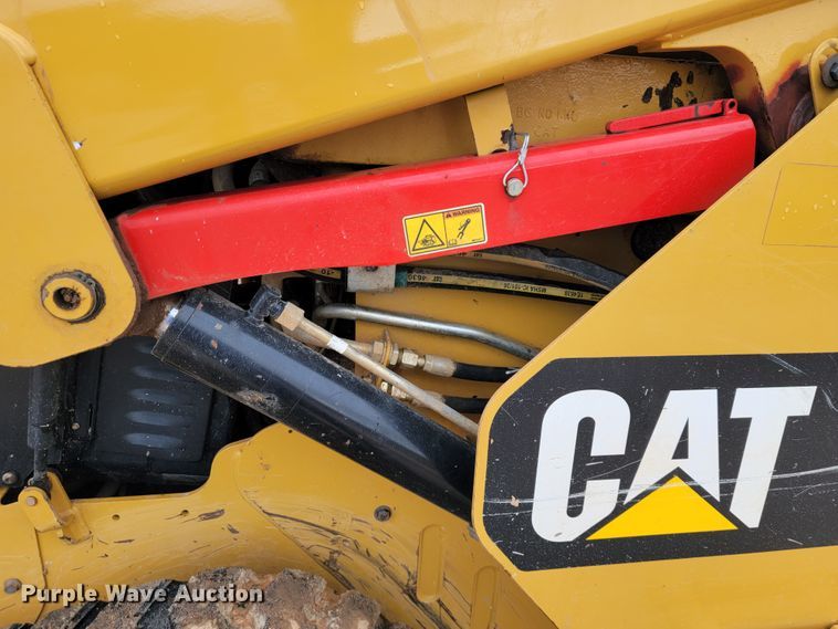 image for item KQ9252 2017 Caterpillar 299D2  tracked skid steer loader