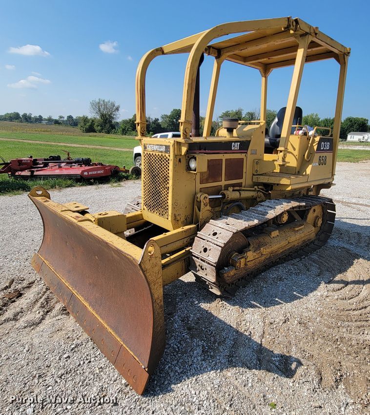 image for item KQ9279 1986 Caterpillar D3B  dozer