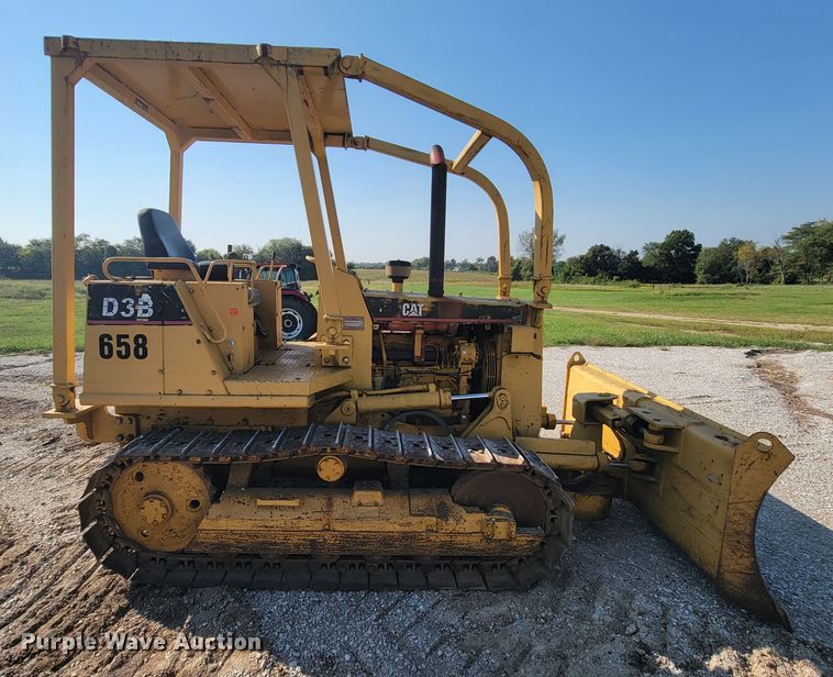 image for item KQ9279 1986 Caterpillar D3B  dozer