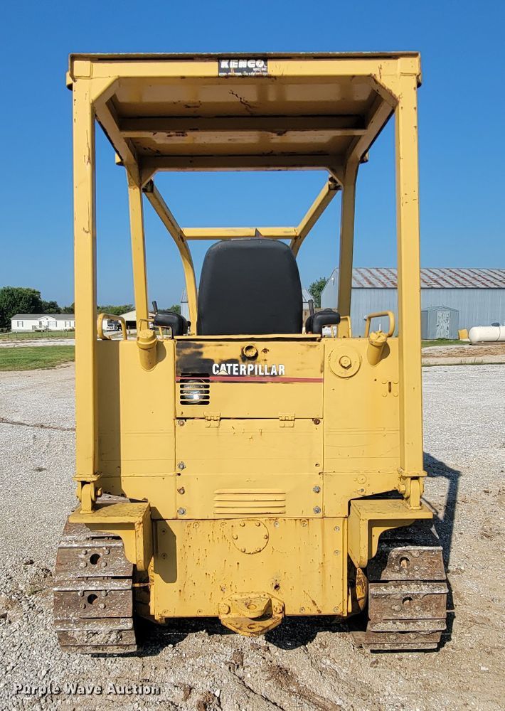 image for item KQ9279 1986 Caterpillar D3B  dozer