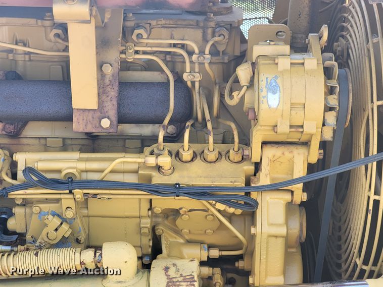 image for item KQ9279 1986 Caterpillar D3B  dozer