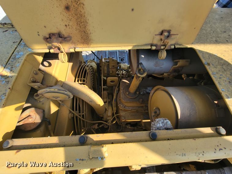 image for item KQ9279 1986 Caterpillar D3B  dozer