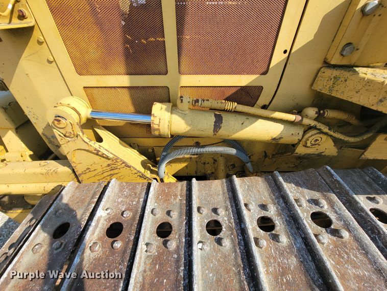 image for item KQ9279 1986 Caterpillar D3B  dozer